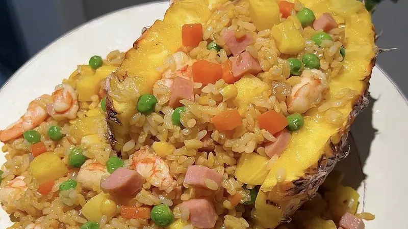 菠萝季别错过!简单几步做出餐厅级炒饭