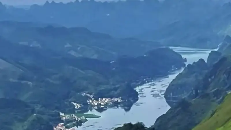 云巅之上的守望:巴社山记