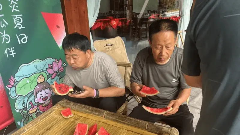 河南这个景区夏日“瓜”分快乐：1元畅吃西瓜 临走还能“兜着走”