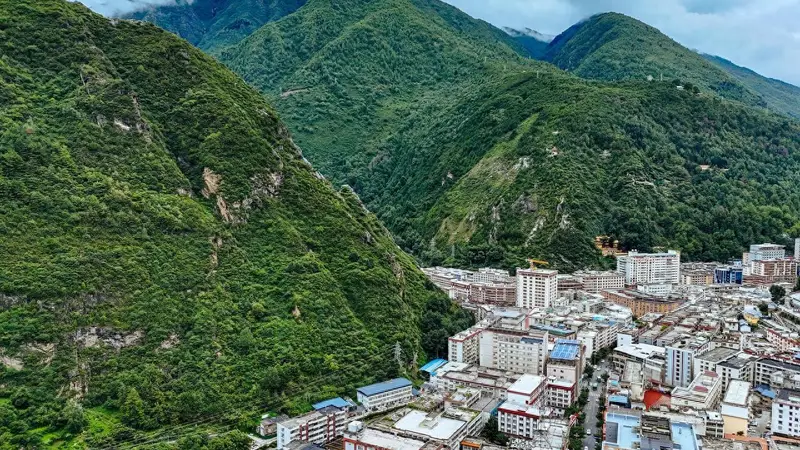 康定漫游:跑马山情歌回响,木格措雪山海子尽显康巴风情