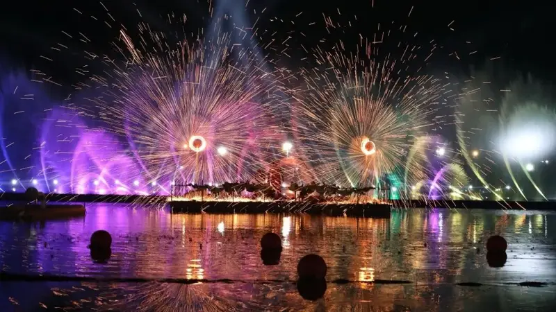 仪征夏季文旅“清凉大餐”：水世界夜游引爆嗨一夏
