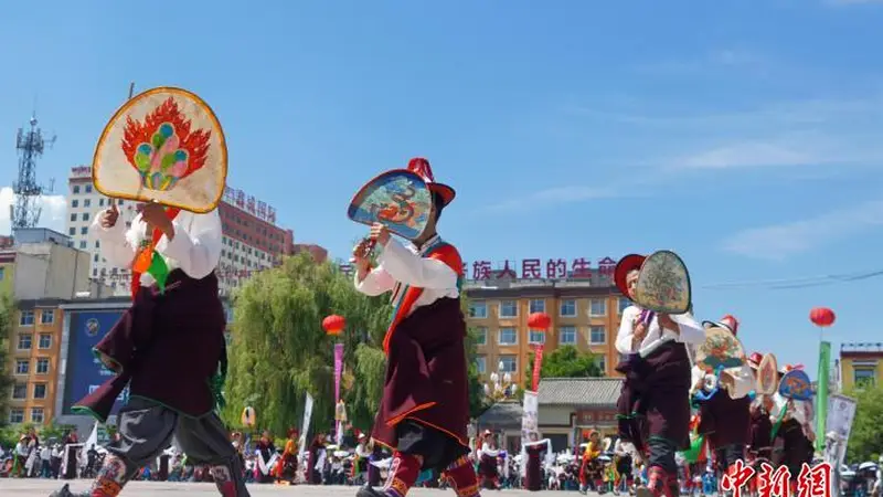 “世界唐卡艺术之都”青海同仁:“宙贝勒柔”(六月会)展演系列活动开幕
