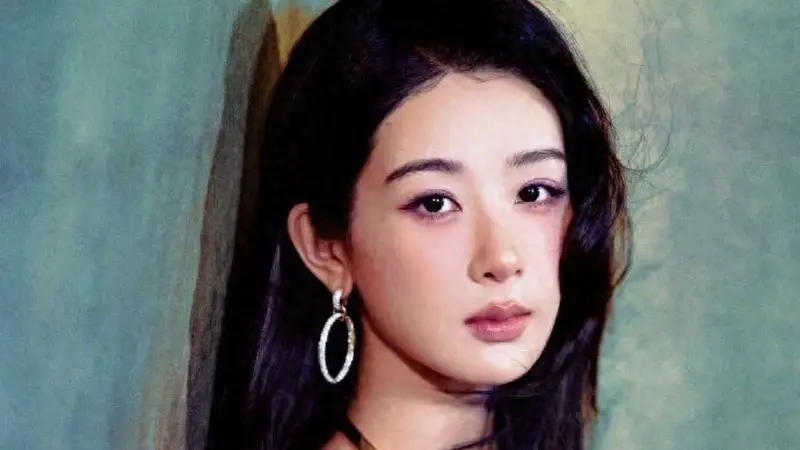 红毯穿搭只看"贵不贵"？杨紫这身告诉你，关键是有没有"戏"