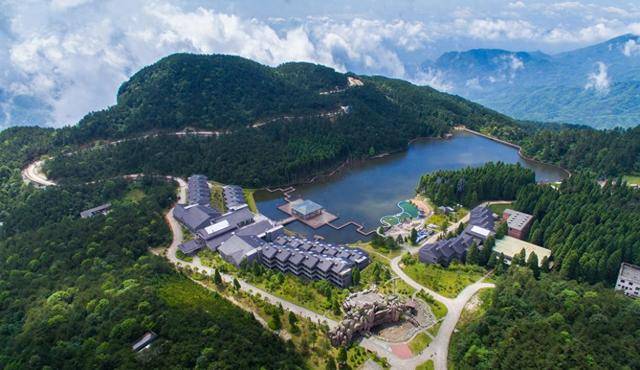 “贷”动名山焕新颜，明月山上好戏连台