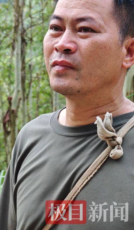 遭遇滑坡导致村庄与外界失联，横州56岁村干部徒步5小时出孤岛村发求救信号，回忆灾难来临场景哽咽落泪