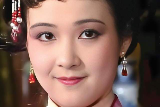 完美如她，却连未婚夫家门都进不了——薛宝琴被悔婚，藏着《红楼梦》最现实的一刀