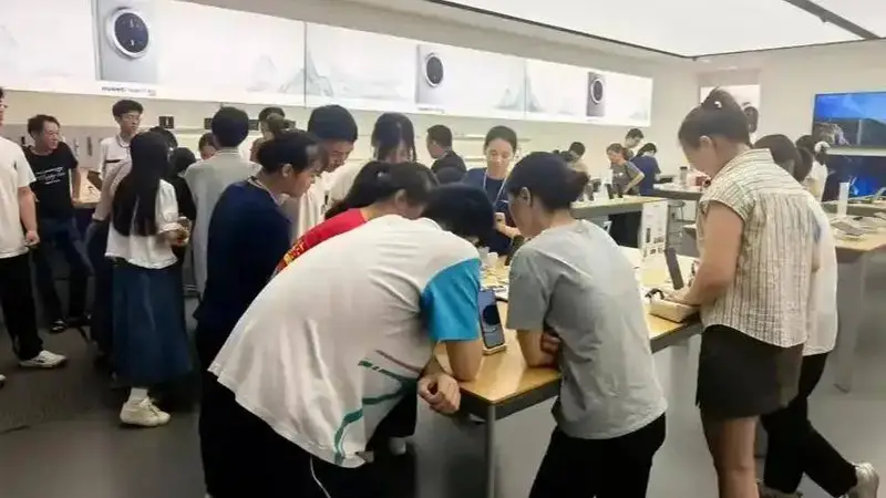 孩子列出高考标配清单压垮家长,家长咬着牙勉强凑齐开销,孩子却委屈称就想给自己一个体面的交代