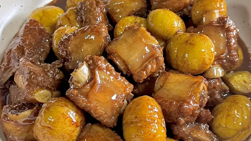 秋日暖胃的板栗焖排骨：一锅焖出家的味道