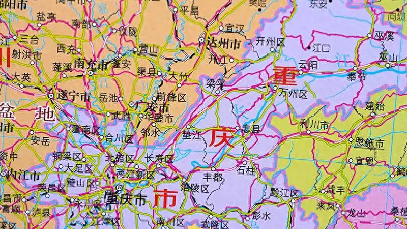 原创彭水县在重庆东南,地处武陵山区乌江畔,县城宜居慢生活好去处