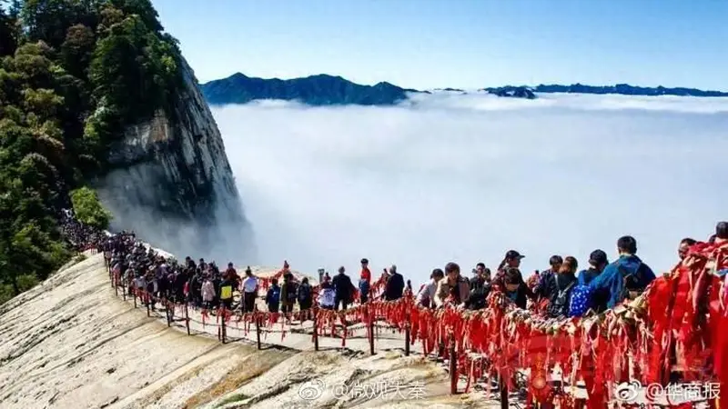 华山游客锐减背后:一家三口门票索道花费1500