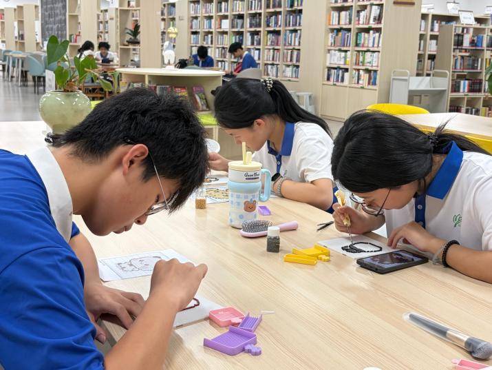 盲盒、拼豆、寻宝……深圳校园里的阅读盛宴还能这样玩！