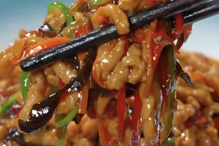 鱼香肉丝：酸甜鲜香的家常下饭！