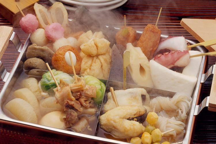 国人偏爱厚重口味，更换汤底食材，关东煮处境依旧很尴尬