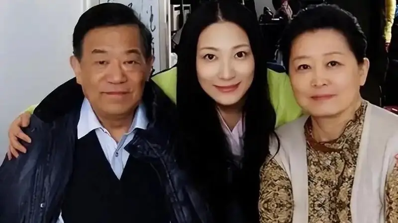 83岁高明的近况：自儿子高亮去世后，儿媳已成他和妻子的晚年依靠