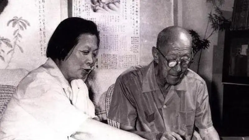 他捐给故宫上千亿,晚年想住高级病房被拒,院方:你级别不够!