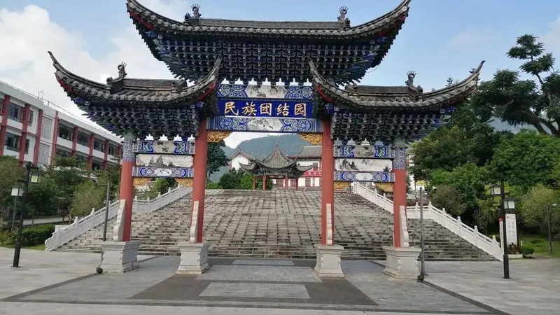 假期旅行好去处!中国超美的5个小众城市,全部去过的人很少