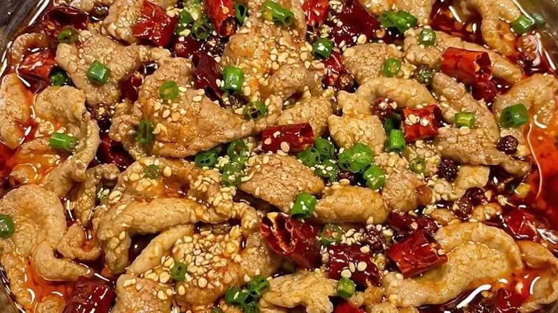 在家复刻川菜经典：嫩滑入味的家常水煮肉片