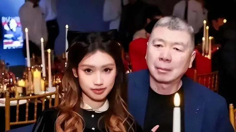 人民日报严厉批评冯小刚过于狂妄 他与周星驰差距显著拉大