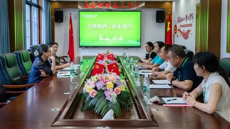 7月21日自治区技工教育研究室领导到广西群贤技工学校调研德育工作