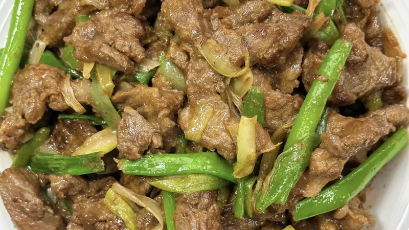 葱烧牛肉：一口葱香，一口肉嫩，米饭杀手来了！