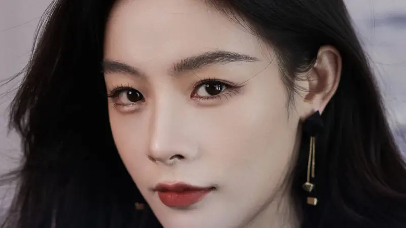 越剧《我的大观园》二巡正式收官，陈丽君竞逐白玉兰“主角奖”，深夜发文：所有人生情绪会被放大，又被鲜活用心赤诚的爱治愈