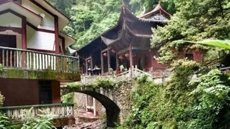 全网几乎0攻略，被严重低估的避暑山水小城，新晋夏季颜值天花板