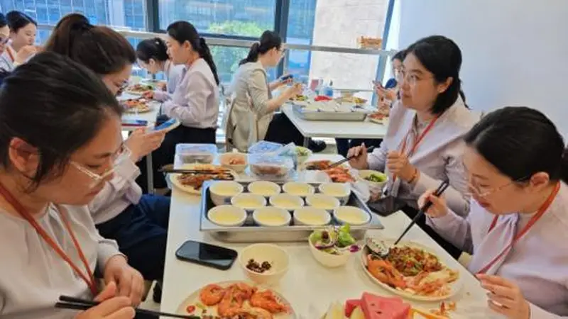 食四芳华乐享时光 宁波银行北京中关村支行十四周年行庆温情落幕