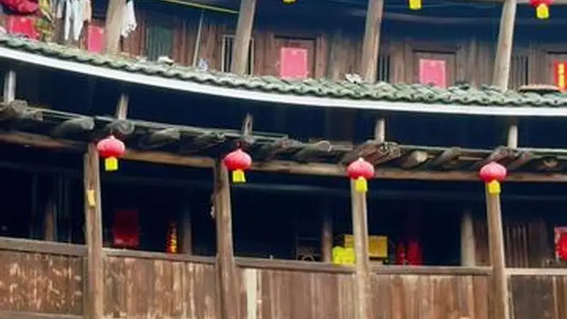 品“四菜一汤”看南靖土楼的古韵烟火与新生丨活力中国调研行