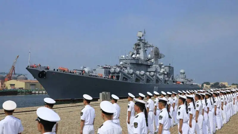中俄兵力已集结完毕,两军将同时出动最强战舰,要拿日本狠狠立威!