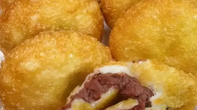 外皮酥脆内馅绵柔,糯米豆沙角藏着传统点心风味