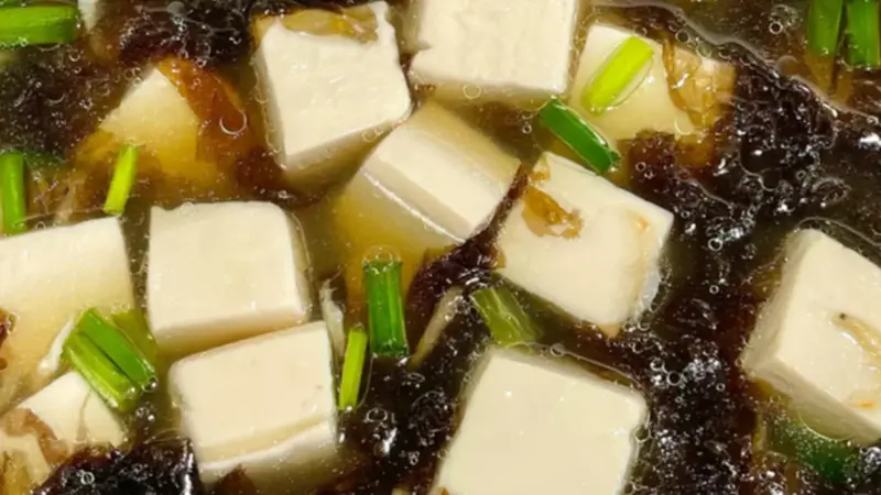 安徽人家常备快手紫菜豆腐汤 汤色清亮滋味柔和