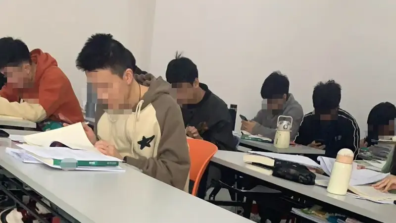 博士兼职专升本授课遭反咬“诈骗”：学生专业课考超160分，机构逼退2.5万元奖金