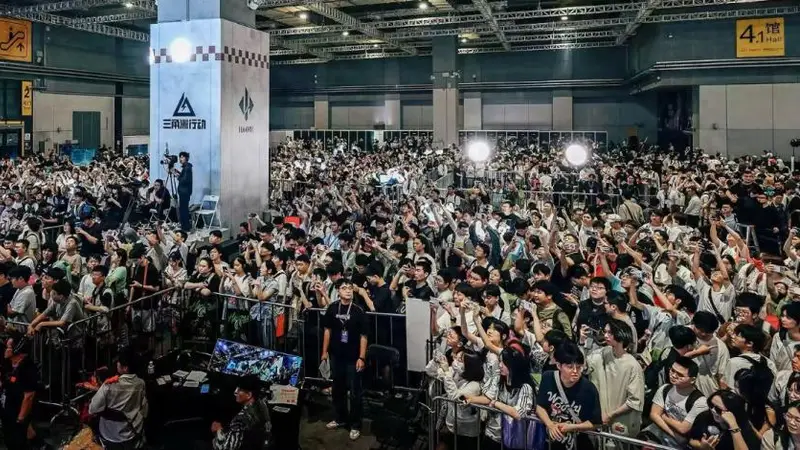 到底是“谁”在玩《三角洲行动》?