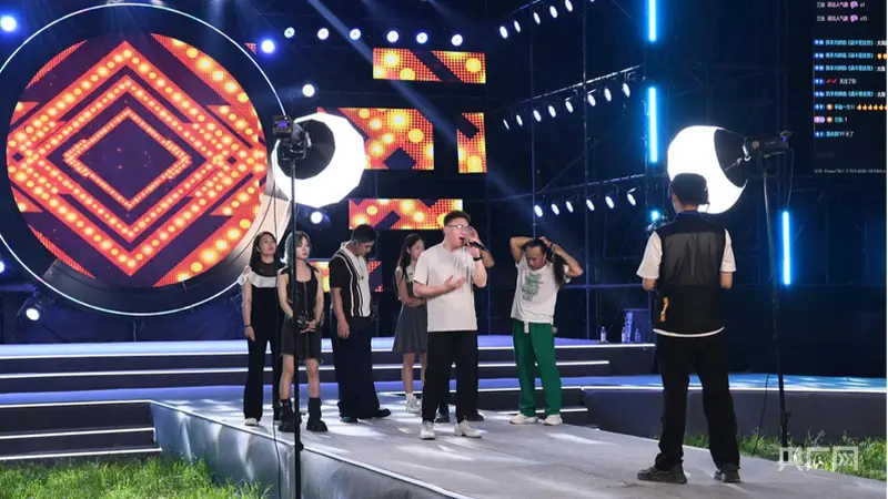 河北成安:百姓大舞台开演 点亮夏日夜经济