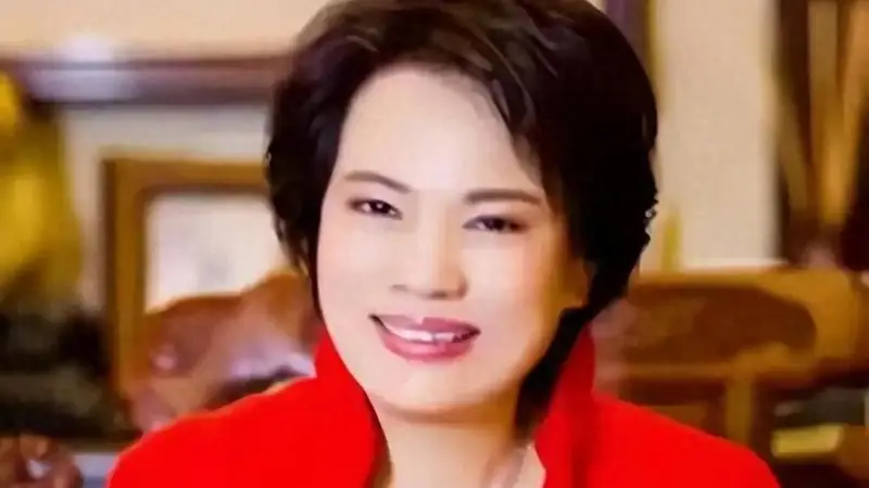 她白手起家赚了800亿 因崇拜许家印跨界房地产 最终却负债469亿!