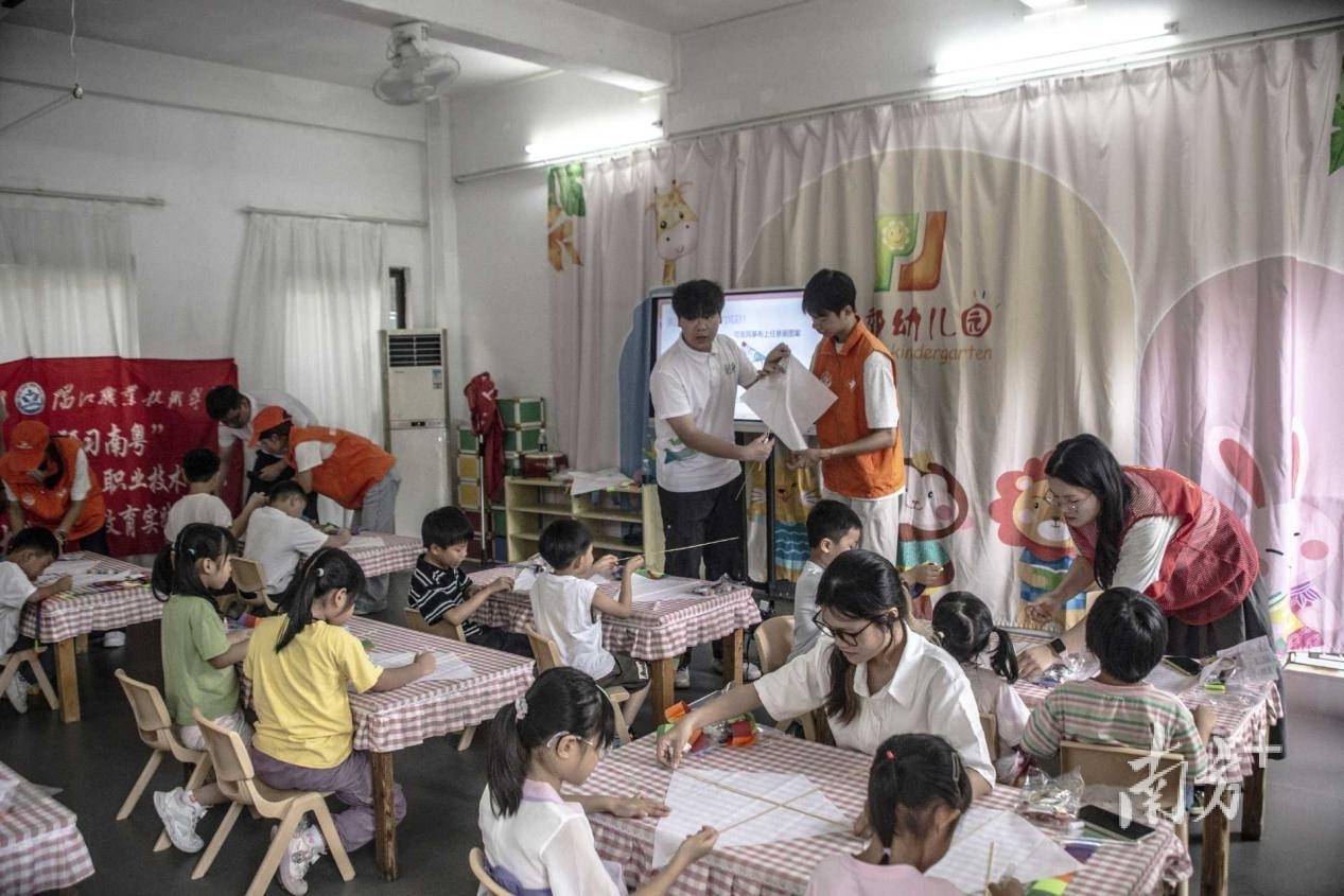 风筝非遗进校园，这群大学生带萌娃玩转阳江传统技艺