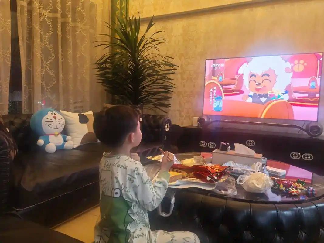 孩子多大能看电视？看看耶鲁大学的跟踪调查结果，家长们就明白了