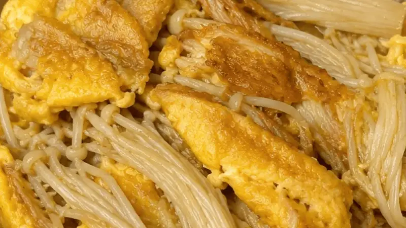 金针菇滑蛋:一口嫩滑,鲜香四溢的家常快手菜