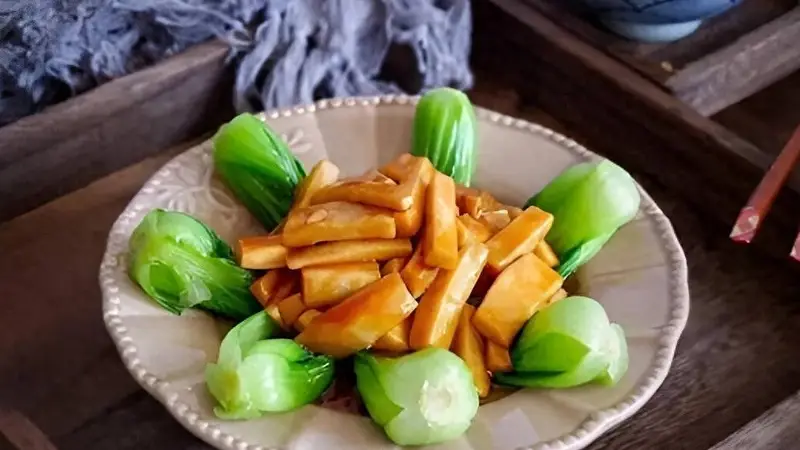 杏鲍菇别再乱炒了,试试这样烧,Q弹滑嫩,鲜美入味,比肉还要香