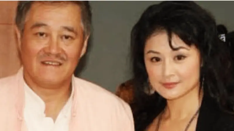 两性关系:45岁后,女人不怕你动手动脚,就怕你动这3样!