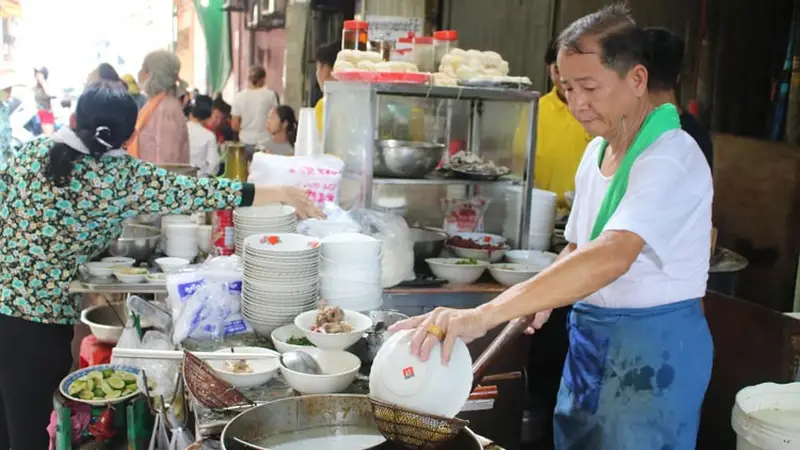 金边乌亚西市场旁隐藏美食巷:烟火人间味不停