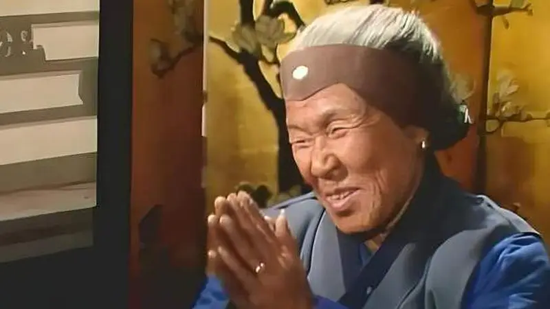 刘姥姥进贾府，最先遇到的那个“好心人”，才是全书最温暖的一笔