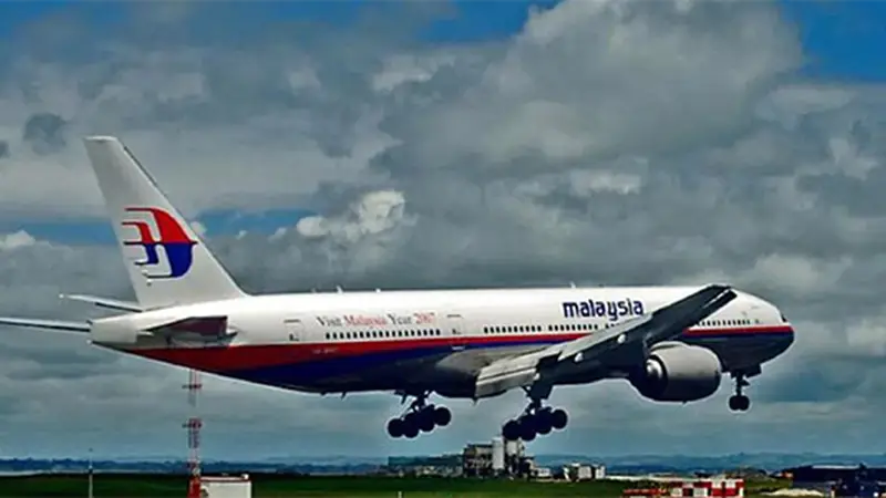 马来西亚政府宣布:将继续搜寻失踪航班MH370,期限延长一年