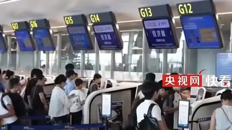 “超售拒载”不能让旅客吃亏，航空公司需完善补偿机制
