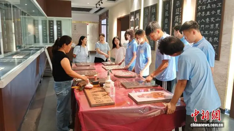 商洛学子探索非遗 赓续中华文脉